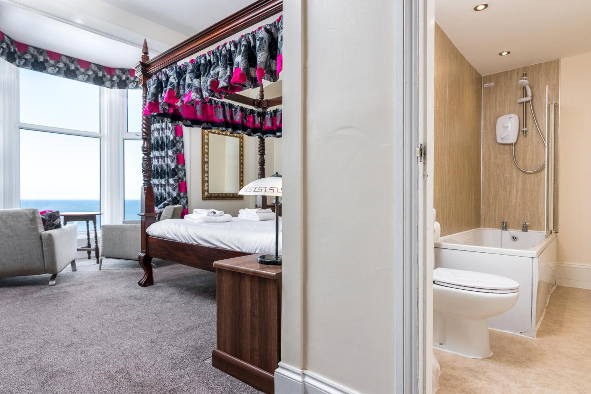Riviera Guesthouse Whitby Esterno foto